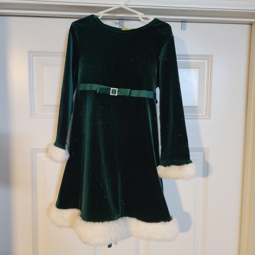 Bonnie Jean Green velvet Holiday  dress size 6 Girls
